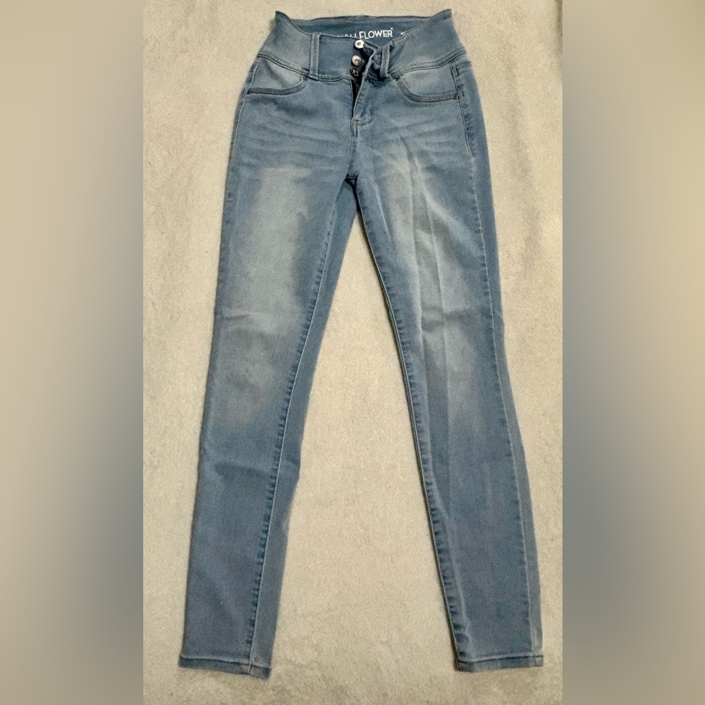 Wallflower Women's High Rise Jeans